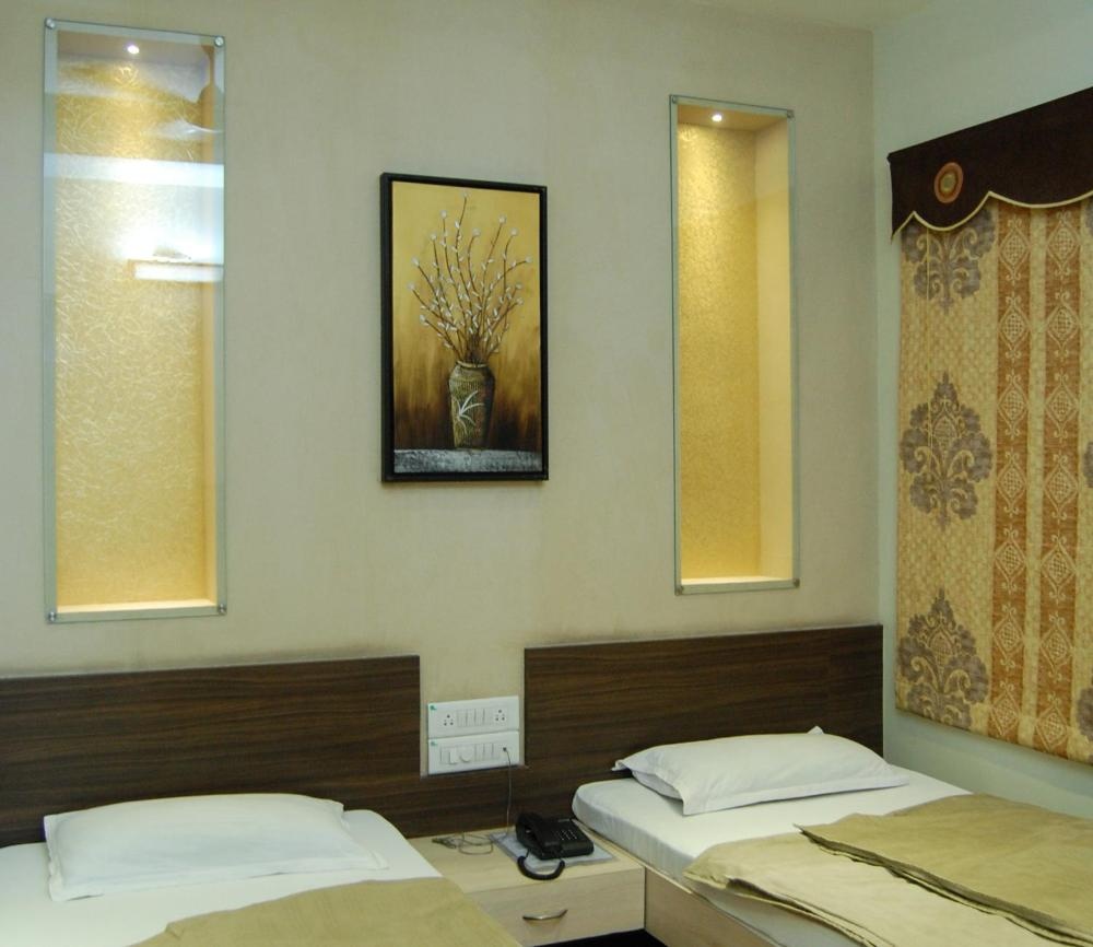 Room image 4